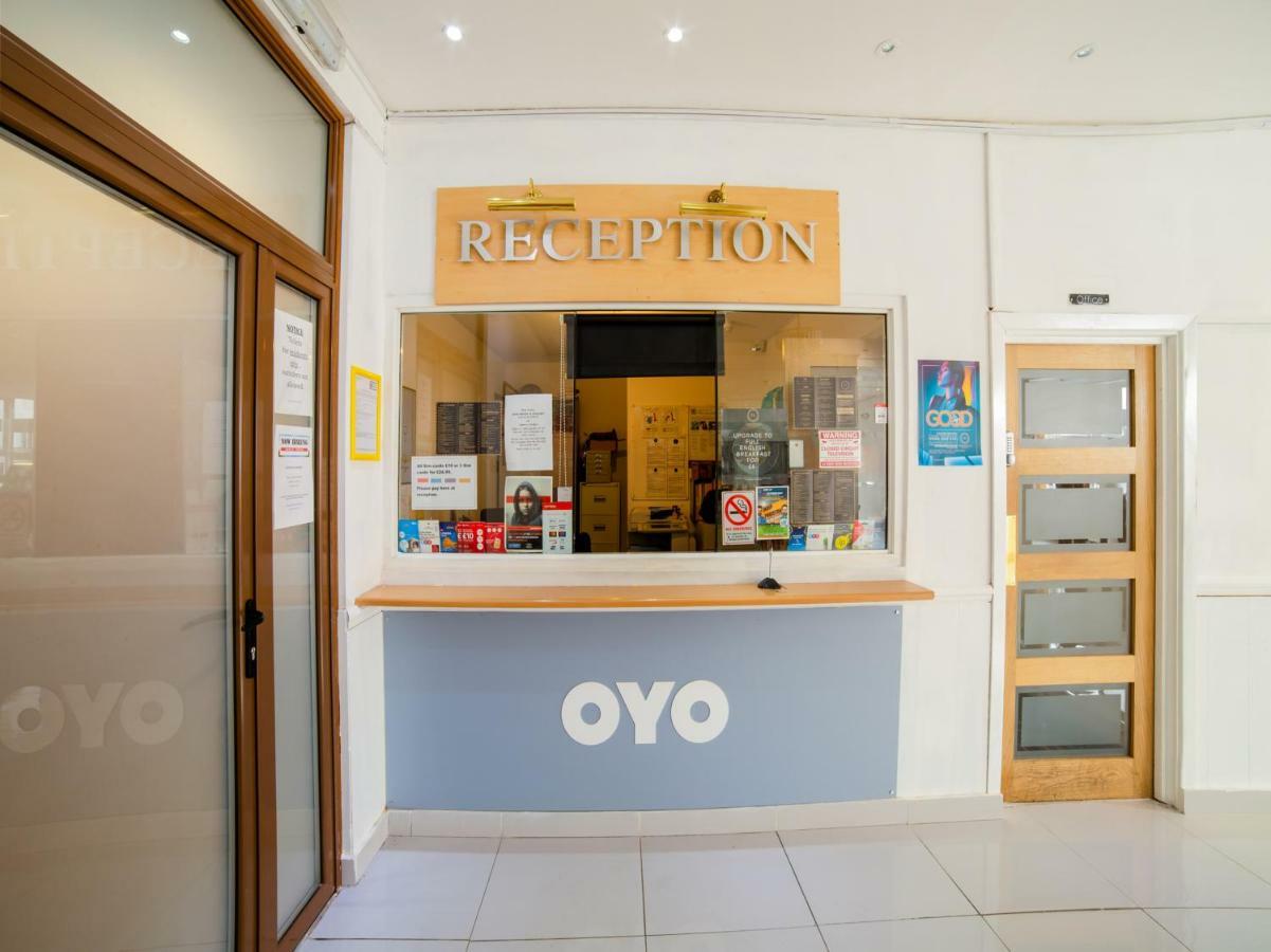 Oyo Osterley Park Hotel Isleworth Buitenkant foto