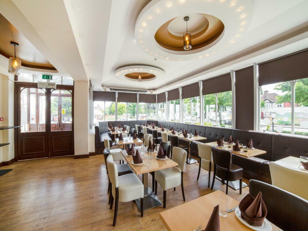Oyo Osterley Park Hotel Isleworth Buitenkant foto